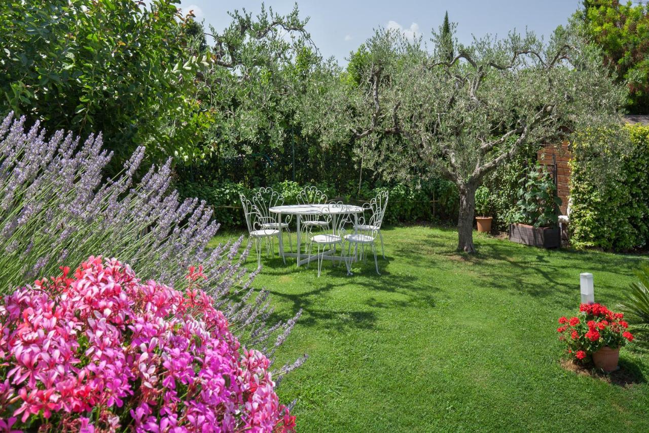 Villa Aurora-Holiday Home Apt 2 Bardolino Exteriör bild
