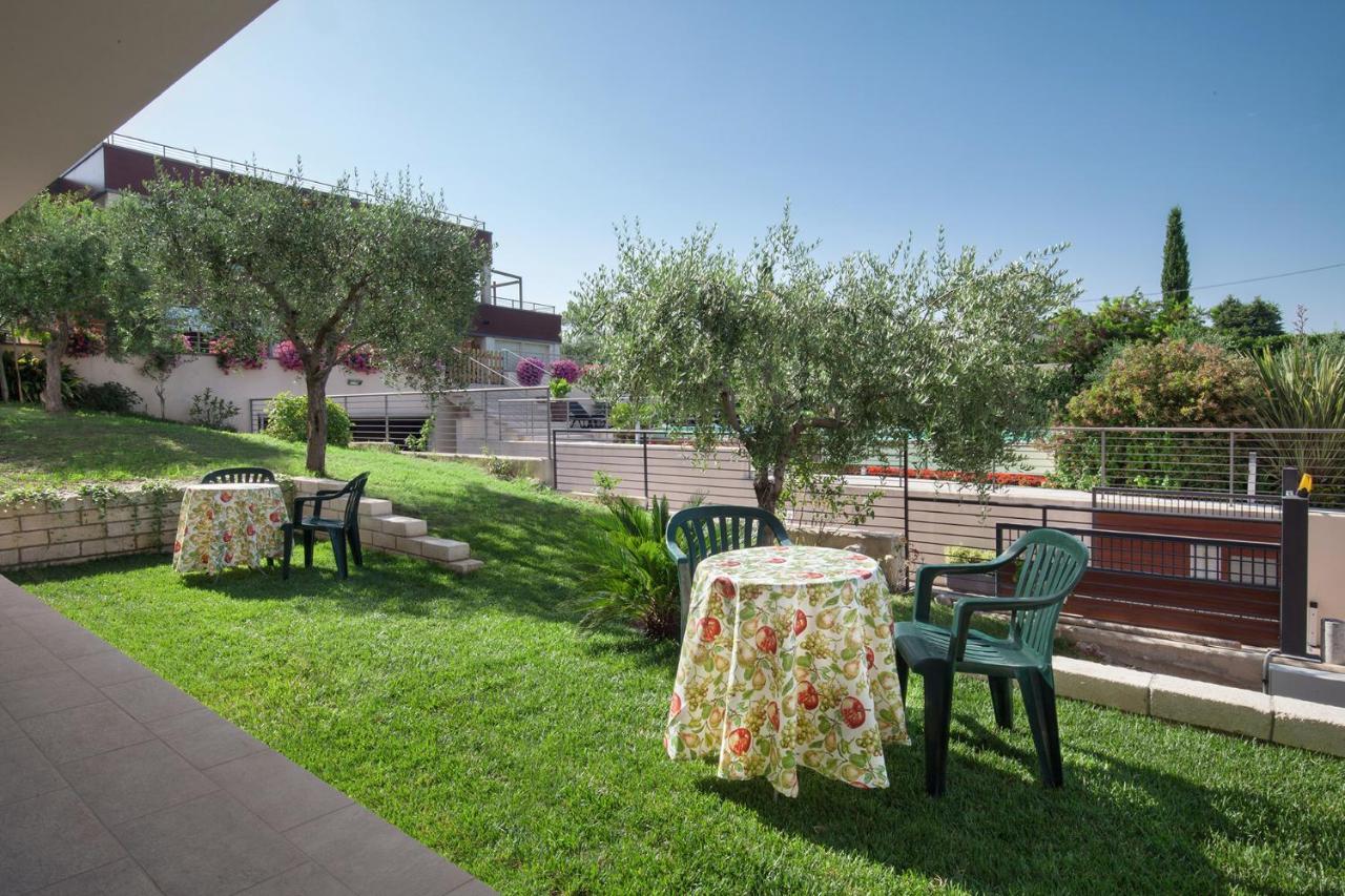 Villa Aurora-Holiday Home Apt 2 Bardolino Exteriör bild